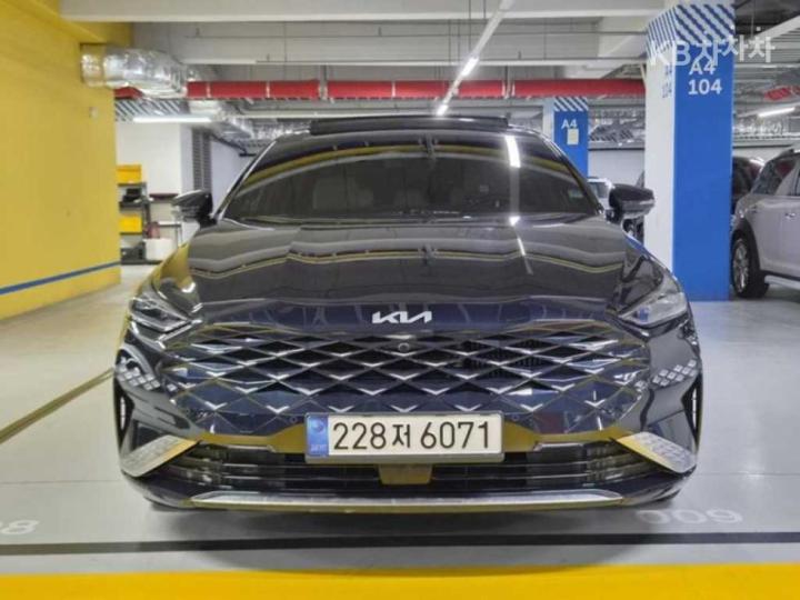 Kia K8 Hybrid 1.6 Turbo Signature 2