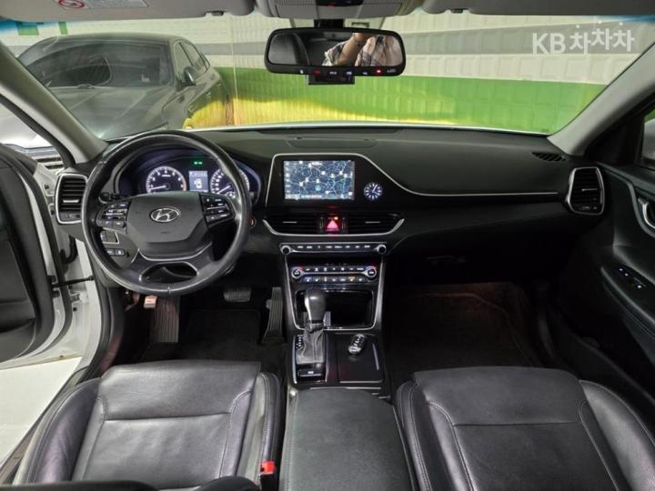 Hyundai Grandeur IG 3.0 LPi Modern Base Type 9