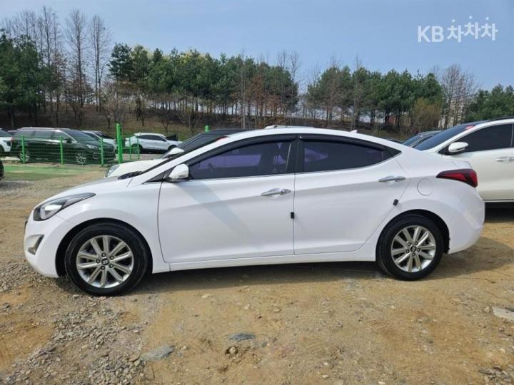 Hyundai Avante 1.6 GDi Modern Base Type 4