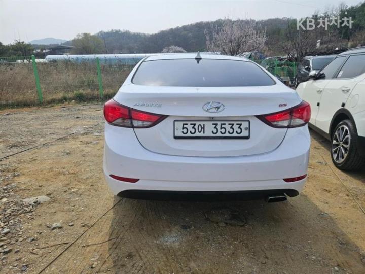 Hyundai Avante 1.6 GDi Modern Base Type 6