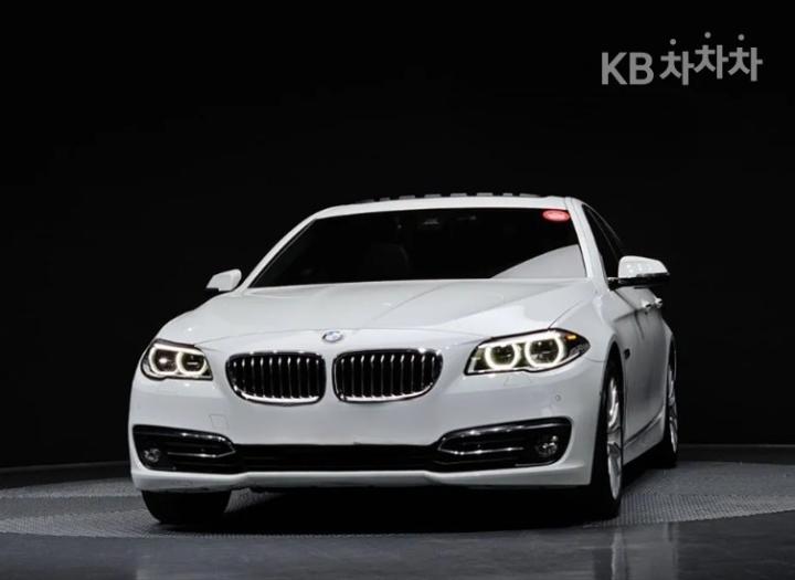 BMW 5 Series New 528i Luxury Plus F10 2010-2016 4