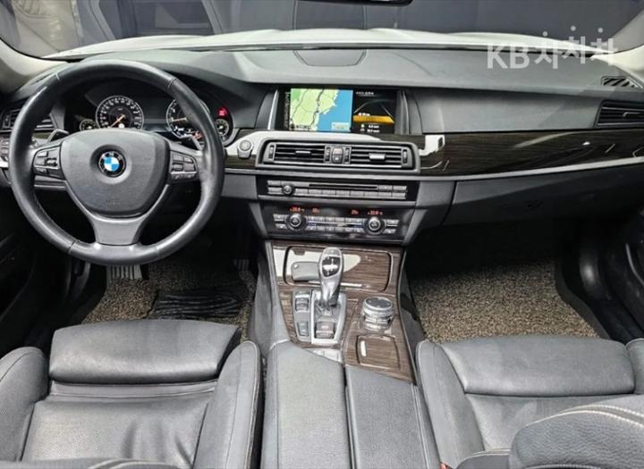 BMW 5 Series New 528i Luxury Plus F10 2010-2016 8