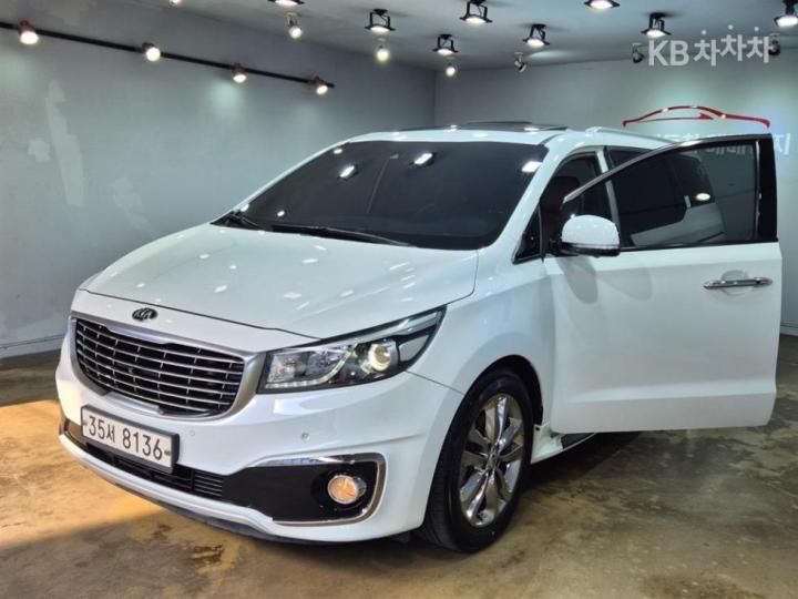 Kia Carnival 2.2 Diesel Limousine President 3