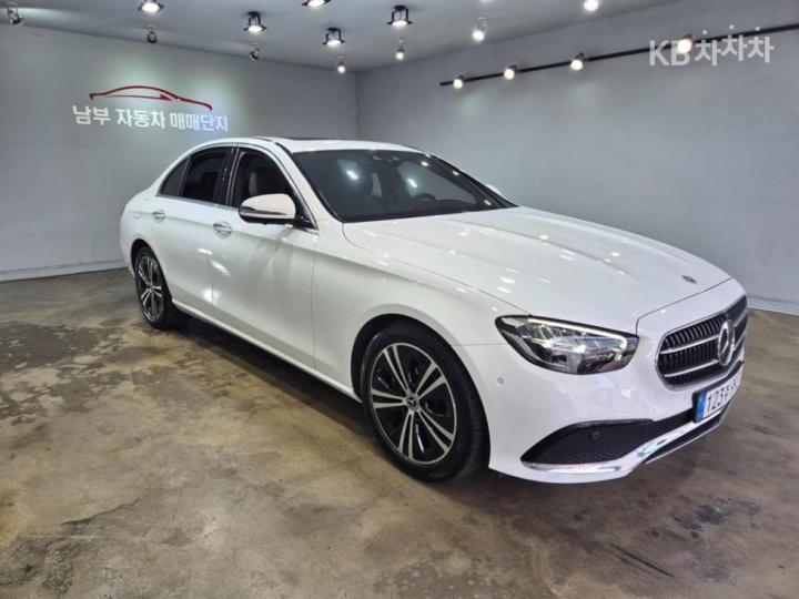 Mercedes-Benz E-Class W213 E250 Avantgarde 3