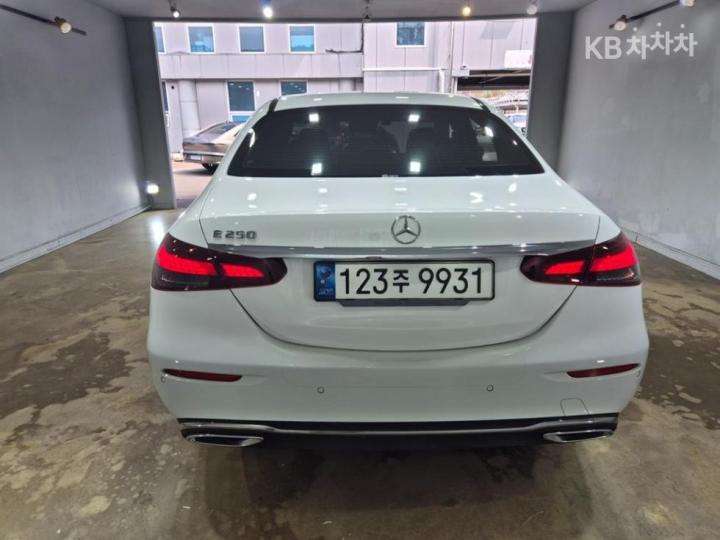 Mercedes-Benz E-Class W213 E250 Avantgarde 6