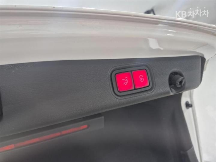 Mercedes-Benz E-Class W213 E250 Avantgarde 9