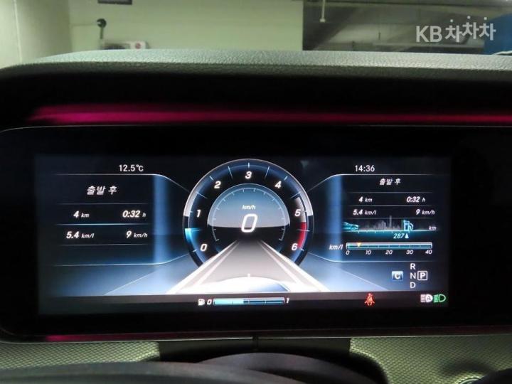 Mercedes-Benz E-Class W213 E350d 6