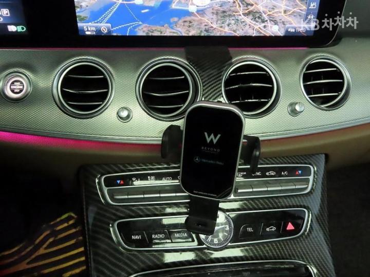 Mercedes-Benz E-Class W213 E350d 10