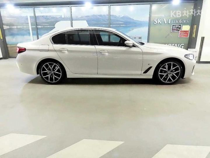 BMW 5 Series G30 530i M Sport 4