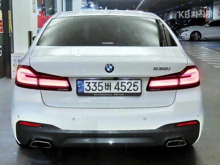 BMW 5 Series G30 530i M Sport 6