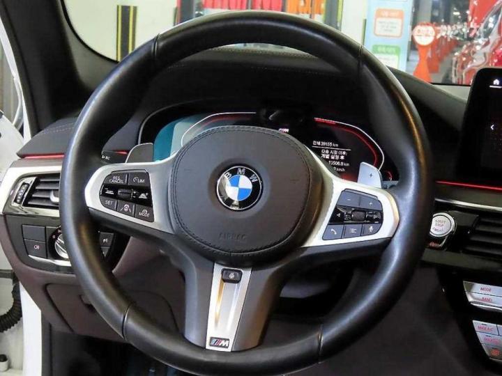 BMW 5 Series G30 530i M Sport 9