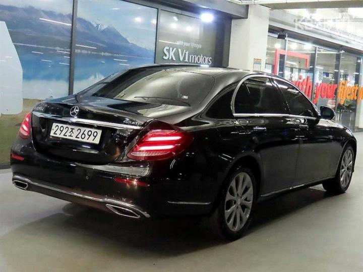 Mercedes-Benz E-Class W213 E220d Exclusive 5