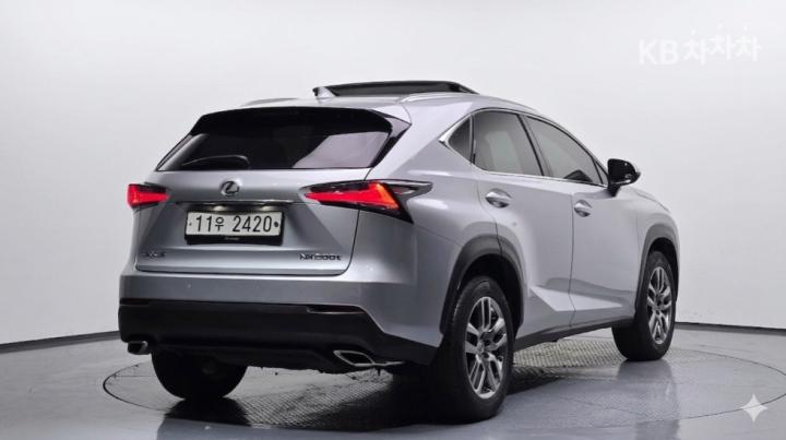 Lexus NX 200T Supreme 4