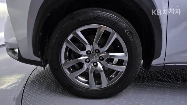 Lexus NX 200T Supreme 8