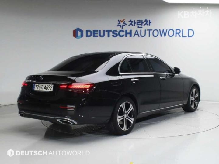 Mercedes-Benz E-Class W213 E250 Exclusive 3