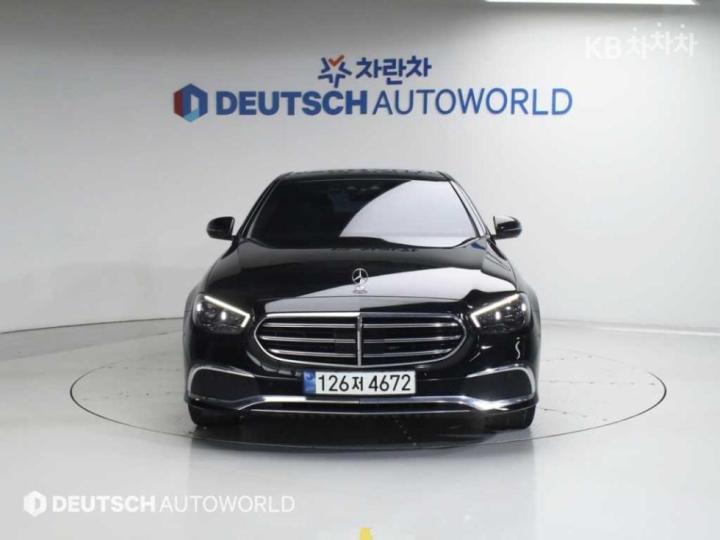 Mercedes-Benz E-Class W213 E250 Exclusive 4