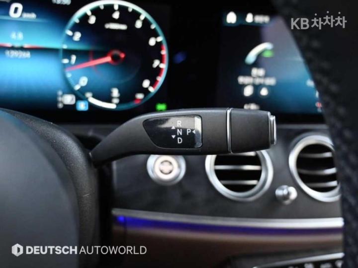 Mercedes-Benz E-Class W213 E250 Exclusive 10