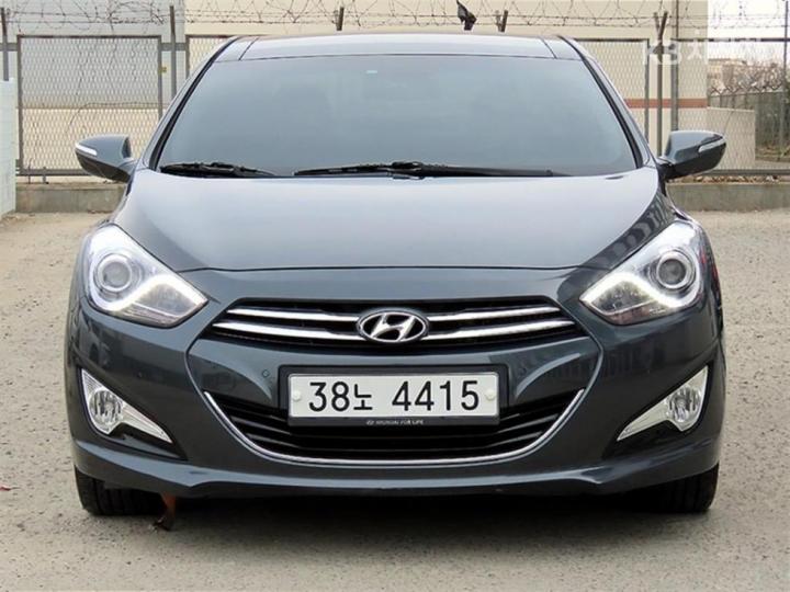 Hyundai i40 1.7 VGT PREMIUM 2