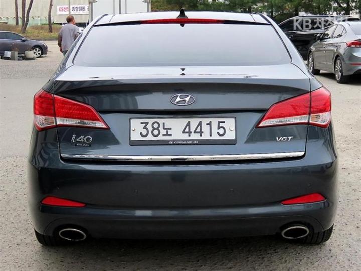 Hyundai i40 1.7 VGT PREMIUM 5