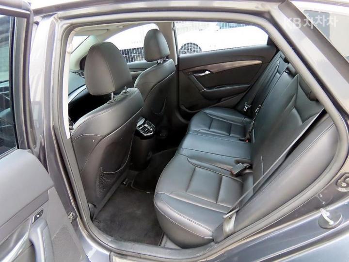 Hyundai i40 1.7 VGT PREMIUM 7