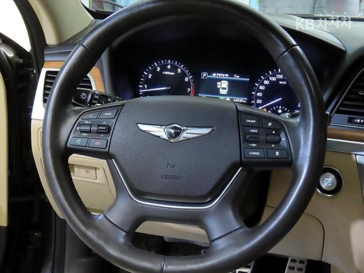 Genesis G80 3.3 GDI AWD Premium Luxury 9