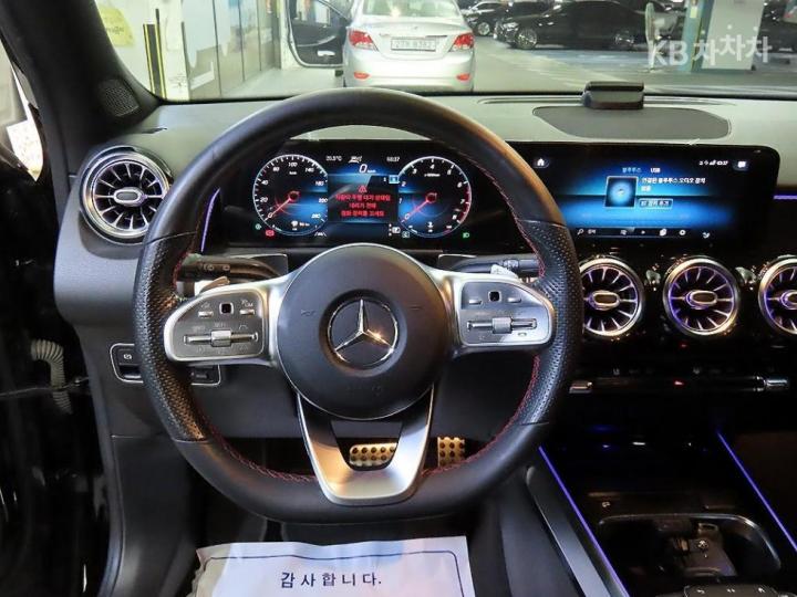 Mercedes-Benz GLB-Class X247 GLB250 4Matic 9