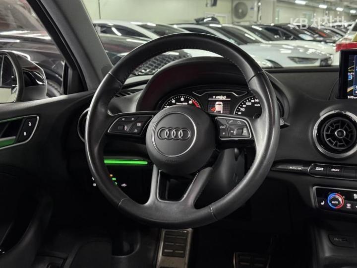 Audi A3 NEW 40 TFSI 8V 10