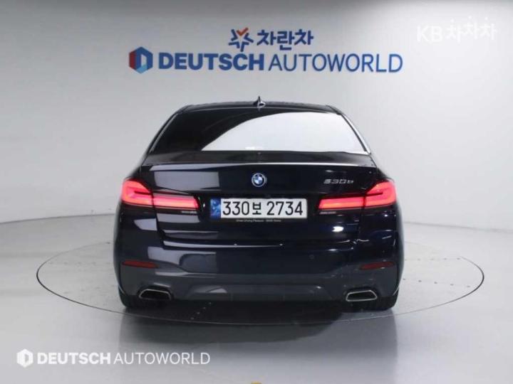 BMW 5 Series G30 530e M Sport 5