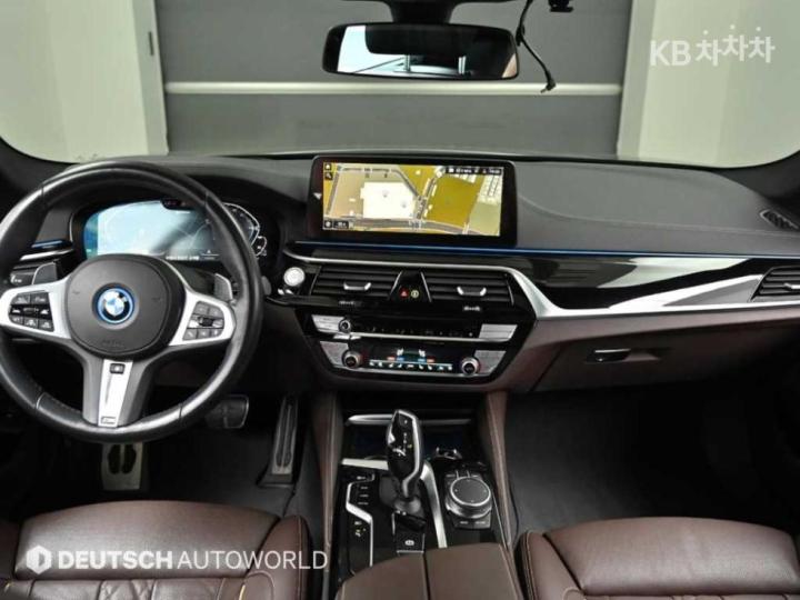 BMW 5 Series G30 530e M Sport 8