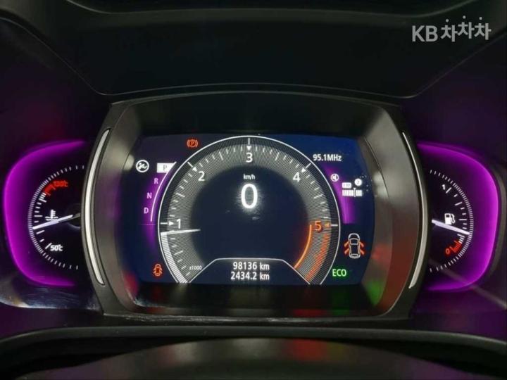 Renault QM6 2.0 2WD RE Signature 10