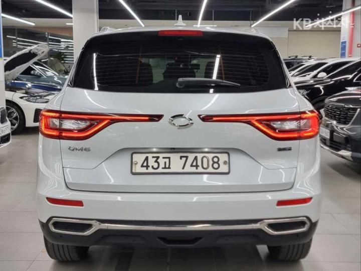 Renault QM6 2.0 2WD RE Signature 5