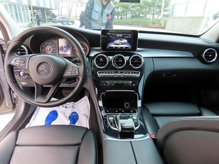 Mercedes-Benz C-Class C200d 8