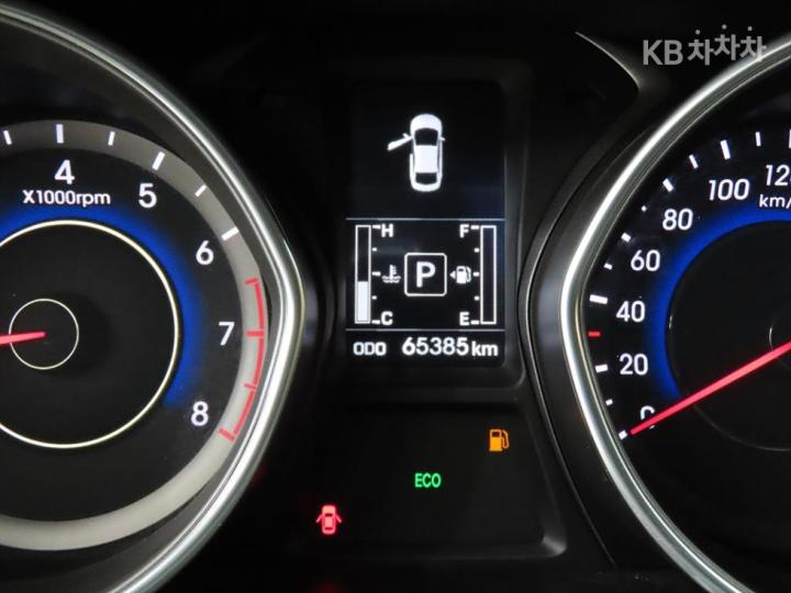 Hyundai Avante 1.6 LPi Modern 9