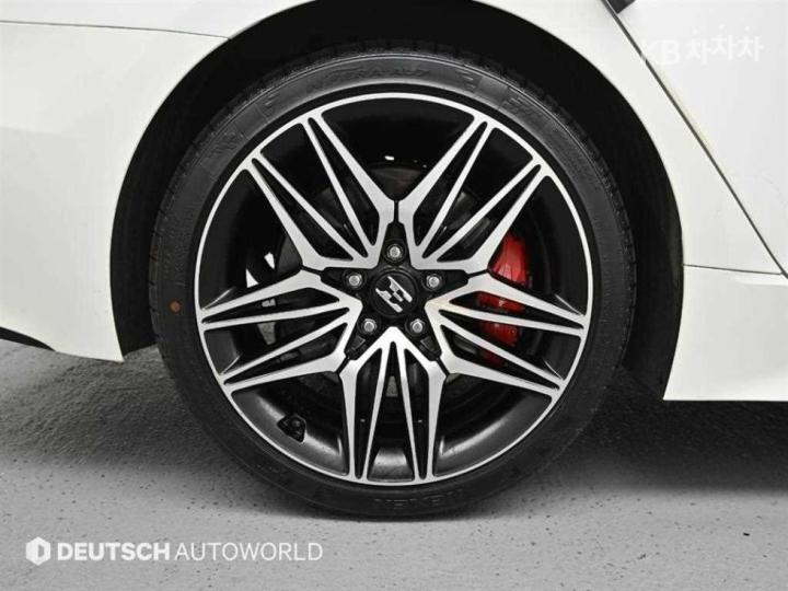 Kia Stinger Meister 3.3 Gasoline Turbo 4WD Masters 6