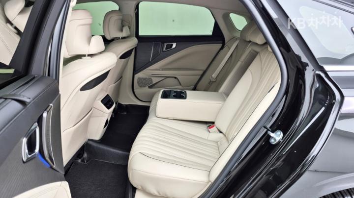 Kia K8 2.5 Gasoline Signature 9