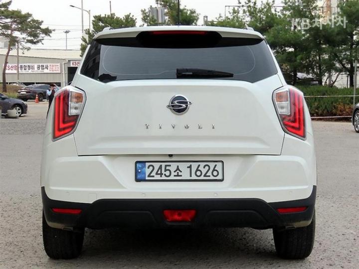 KG Mobility (Ssangyong) Tivoli Gasoline V3 2WD Base Type 5