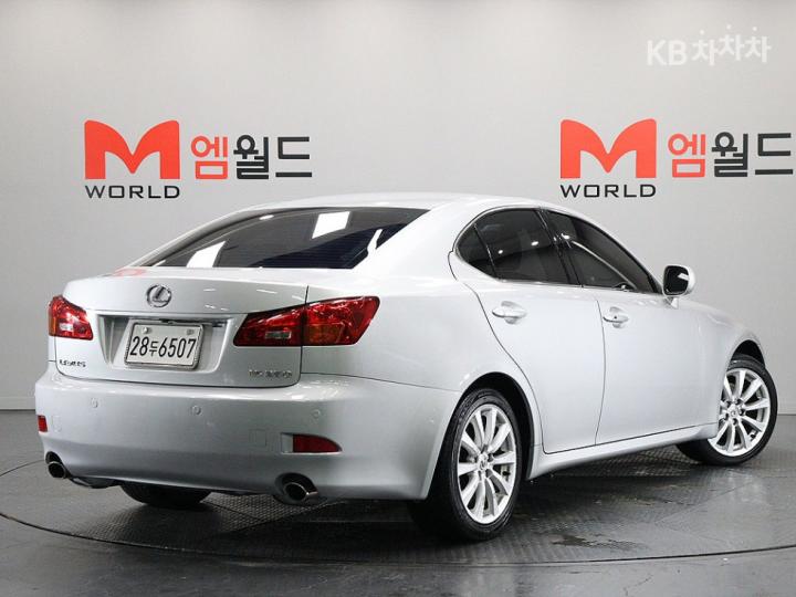 Lexus IS 250 Premium XE20 2005-2013 4