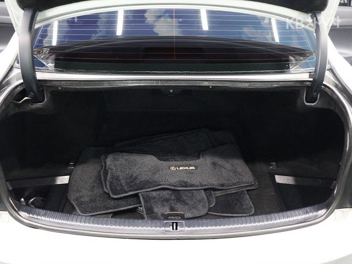 Lexus IS 250 Premium XE20 2005-2013 6