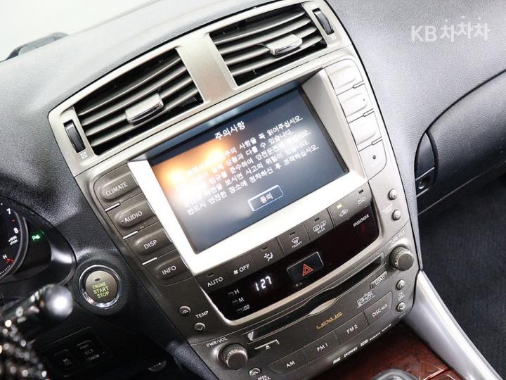 Lexus IS 250 Premium XE20 2005-2013 8
