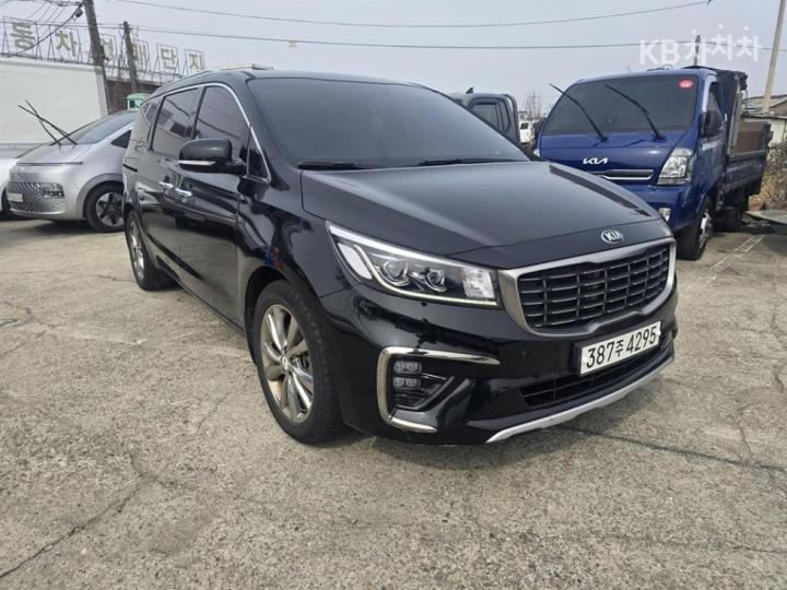 Kia Carnival 2.2 Diesel Noblesse 3