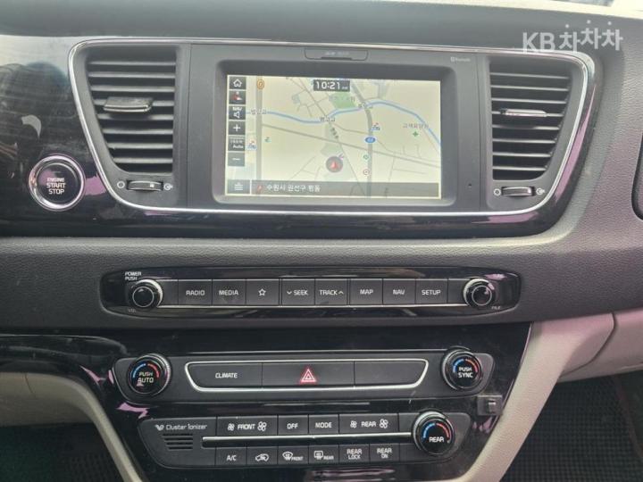 Kia Carnival 2.2 Diesel Noblesse 7