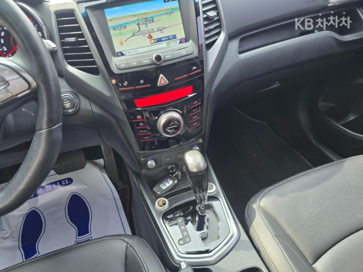 KG Mobility (Ssangyong) Tivoli Armor 1.6 Gasoline VX 2WD 10