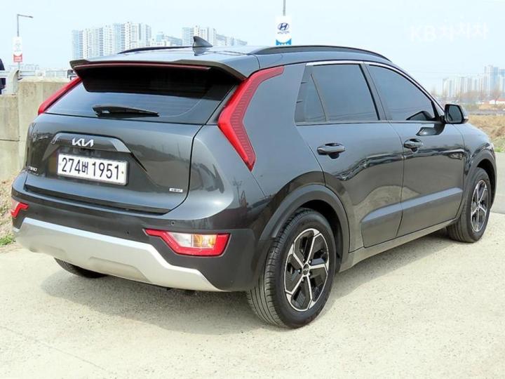 Kia Niro The 1.6 HEV Prestige 4