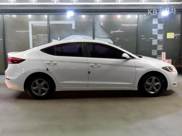 Hyundai Avante AD 1.6 GDi Smart 4