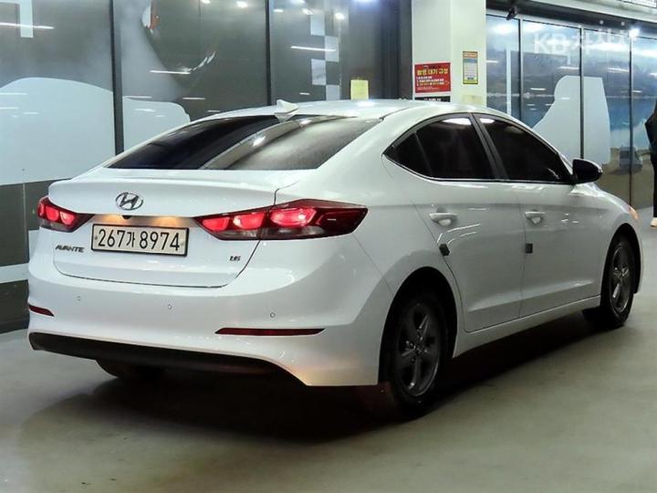 Hyundai Avante AD 1.6 GDi Smart 5