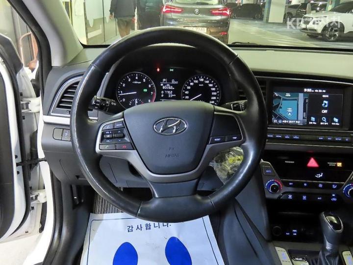 Hyundai Avante AD 1.6 GDi Smart 9