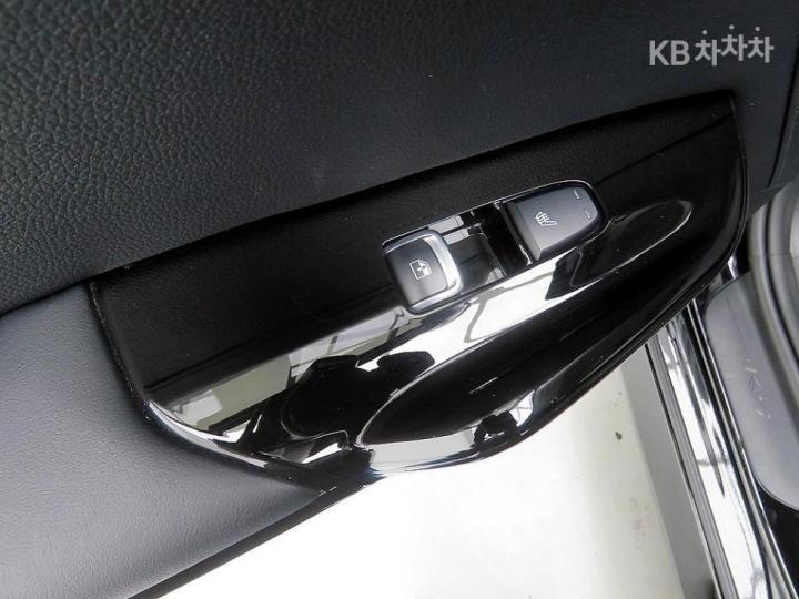 Kia K5 Hybrid 2.0 HEV Noblesse 9