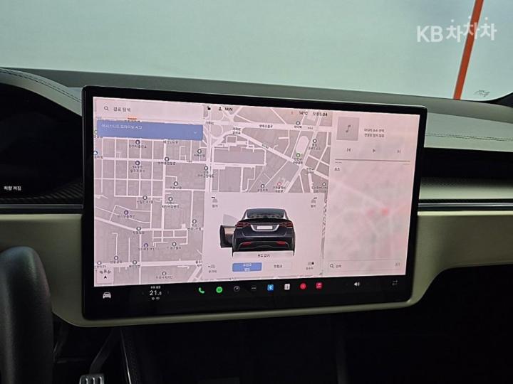Tesla Model X Plaid 9