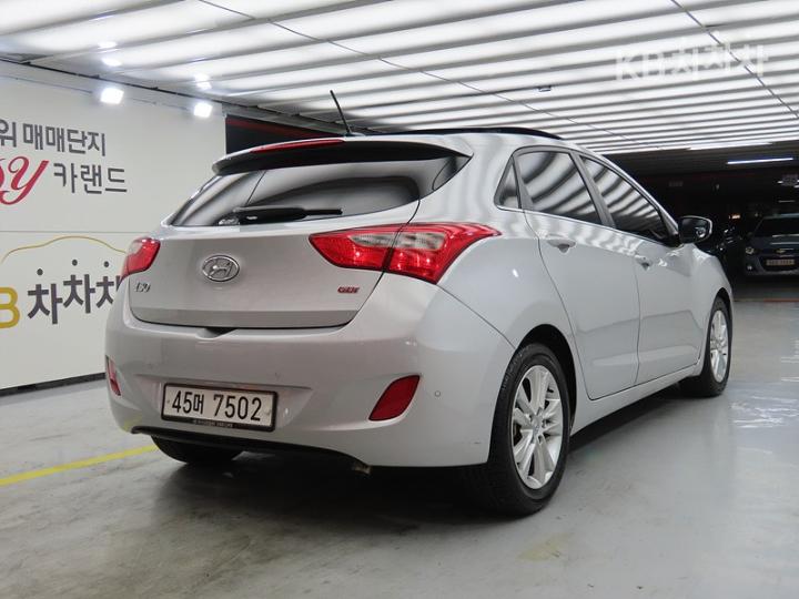 Hyundai i30 New 1.6 GDI Unique 5