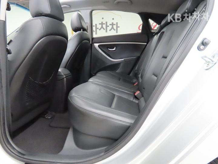 Hyundai i30 New 1.6 GDI Unique 7